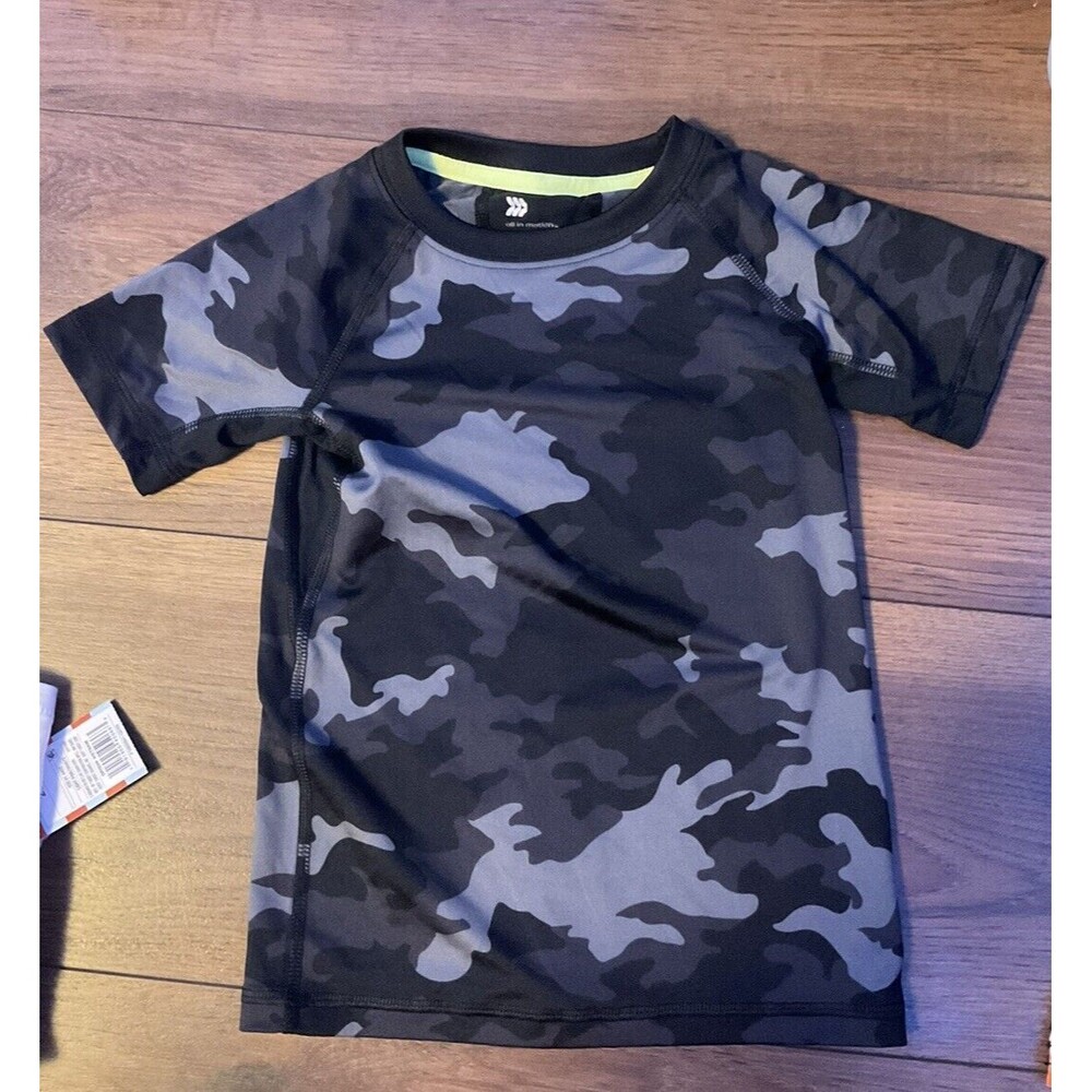 all in motion Target athletic shirt black camo boys size XS 4-5